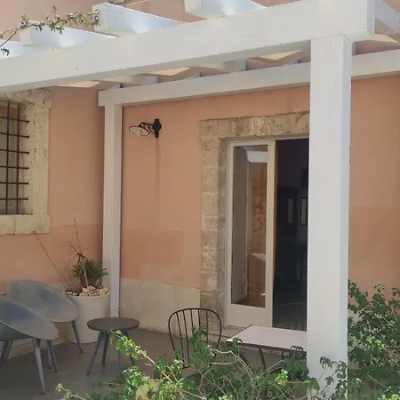 Le Zagare Di Vendicari مزرعة للإقامة